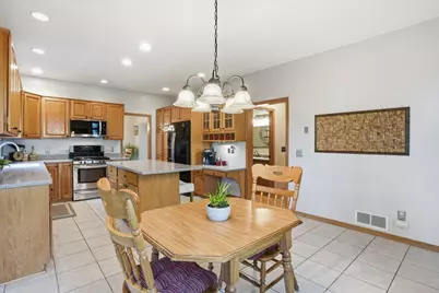 1021 Wildwood Way, Chaska, MN 55318 - Photo 15