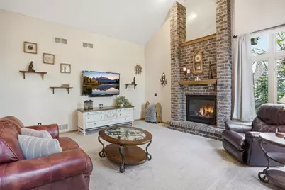 1021 Wildwood Way, Chaska, MN 55318 - Photo 9