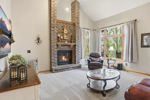1021 Wildwood Way, Chaska, MN 55318 - Photo 9