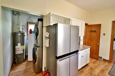 429 5th Avenue NE, Saint Cloud, MN 56304 - Photo 9