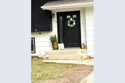 1215 Edgewood Drive, Thief River Falls, MN 56701 - Photo 3