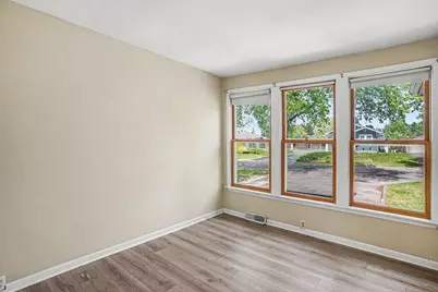 2042 Cottage Avenue E, Saint Paul, MN 55119 - Photo 17