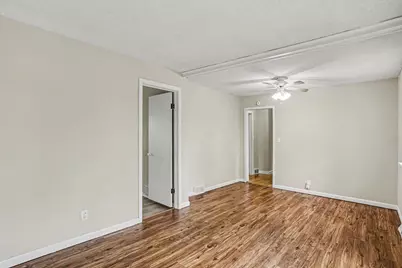2042 Cottage Avenue E, Saint Paul, MN 55119 - Photo 11