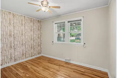 2042 Cottage Avenue E, Saint Paul, MN 55119 - Photo 13