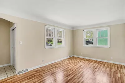 2042 Cottage Avenue E, Saint Paul, MN 55119 - Photo 3