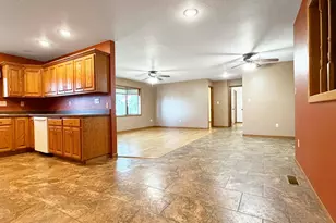 431 Spring St, Tracy, MN 56175 - Photo 11