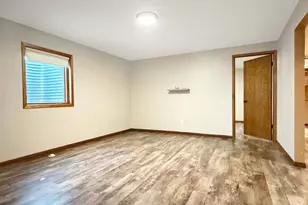 431 Spring St, Tracy, MN 56175 - Photo 29