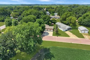 431 Spring St, Tracy, MN 56175 - Photo 7