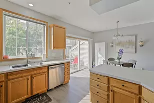 8893 Brunell Way, Inver Grove Heights, MN 55076 - Photo 7