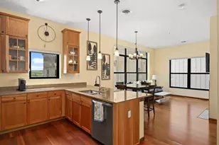 270 4th St E, Saint Paul, MN 55101 - Photo 9