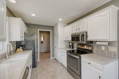 9096 Jergen Avenue S, Cottage Grove, MN 55016 - Photo 11