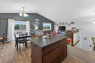 406 Cardinal Street, Mora, MN 55051 - Photo 5