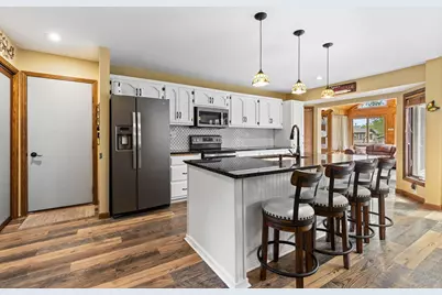 2201 84th Avenue N, Brooklyn Park, MN 55444 - Photo 5