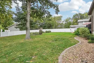 2067 Kings Rd, Eagan, MN 55122 - Photo 3