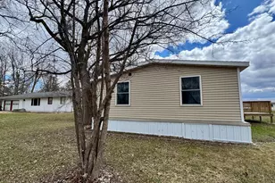 202 Washington St SE, Warroad, MN 56763 - Photo 3