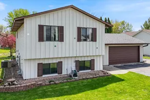 7916 Hallmark Way, Apple Valley, MN 55124 - Photo 3
