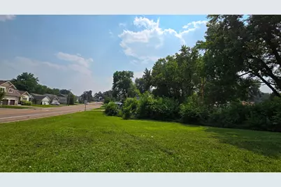 3949 Douglas Drive N, Crystal, MN 55422 - Photo 3