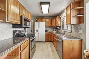3121 7th St N, Fargo, ND 58102 - Photo 5