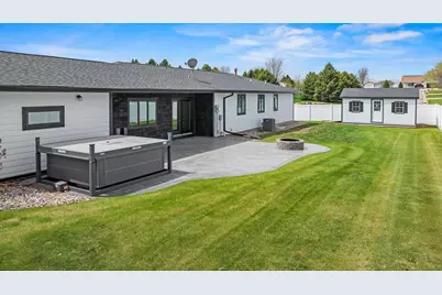 711 8th Street W, Clear Lake, SD 57226 - Photo 7