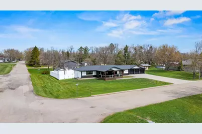 711 8th Street W, Clear Lake, SD 57226 - Photo 81