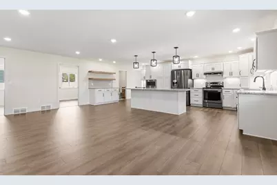 711 8th Street W, Clear Lake, SD 57226 - Photo 9