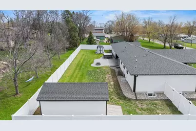 711 8th Street W, Clear Lake, SD 57226 - Photo 5