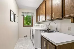 14805 Minnehaha Pl, Wayzata, MN 55391 - Photo 43