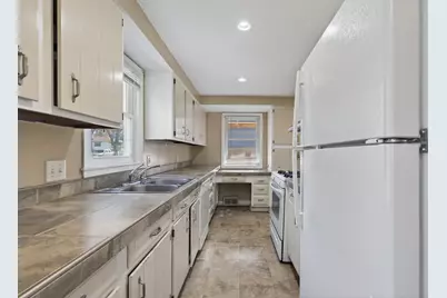 1848 Montana Avenue E, Saint Paul, MN 55119 - Photo 13