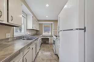 1848 Montana Ave E, Saint Paul, MN 55119 - Photo 13