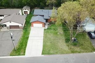 2273 6th St N, North Saint Paul, MN 55109 - Photo 3