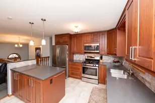 2273 6th St N, North Saint Paul, MN 55109 - Photo 15