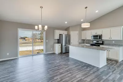 669 47th Avenue NE, Saint Cloud, MN 56304 - Photo 5