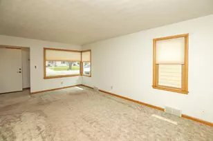 911 13th Ave NW, Rochester, MN 55901 - Photo 3