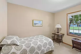 5461 Golfview Ave N, Oakdale, MN 55128 - Photo 9