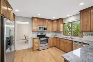 15112 Chestnut Cir, Burnsville, MN 55306 - Photo 7