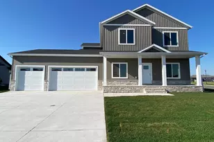 110 19th St NE, Barnesville, MN 56514 - Photo 1