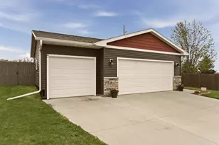 635 Strafford Dr, Zumbrota, MN 55992 - Photo 19