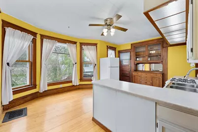 1558 E Madison Street, Eau Claire, WI 54703 - Photo 5