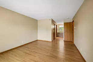 3801 W 98th St, Bloomington, MN 55431 - Photo 19