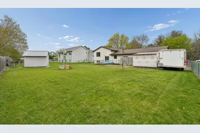 703 Cope Avenue W, Roseville, MN 55113 - Photo 3