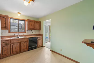 703 Cope Avenue W, Roseville, MN 55113 - Photo 9