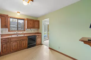 703 Cope Ave W, Roseville, MN 55113 - Photo 9