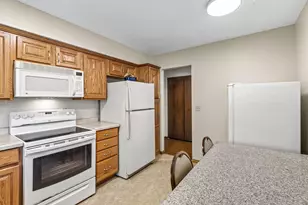 4220 Victoria St N, Shoreview, MN 55126 - Photo 13