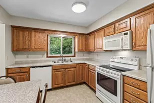 4220 Victoria St N, Shoreview, MN 55126 - Photo 5