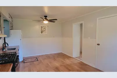 203 N Monroe Street, Minneota, MN 56264 - Photo 9