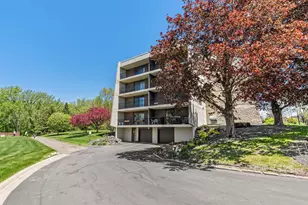 2485 Londin Ln E, Maplewood, MN 55119 - Photo 5