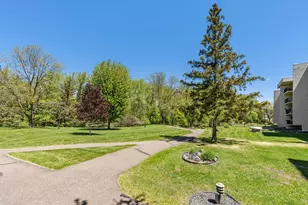 2485 Londin Ln E, Maplewood, MN 55119 - Photo 9