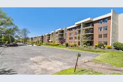 2485 Londin Lane E #423, Maplewood, MN 55119 - Photo 3