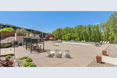 2485 Londin Lane E #423, Maplewood, MN 55119 - Photo 7