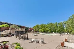 2485 Londin Ln E, Maplewood, MN 55119 - Photo 7